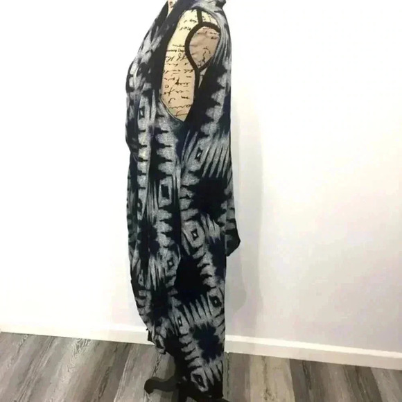 Amuse Society Duster Blue Asymmetrical Open Front - Picture 3 of 7